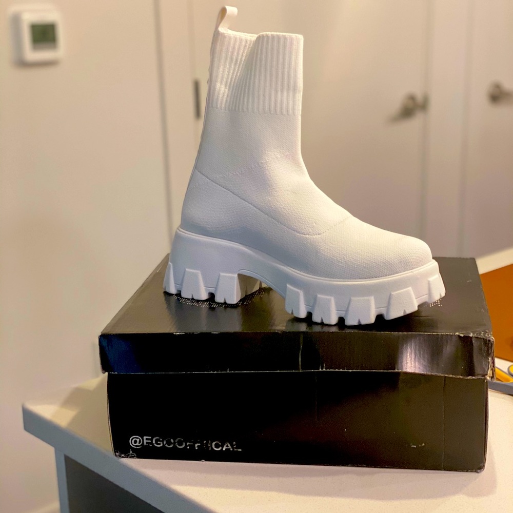 EGO Cream Platform Knit Ankle Boots